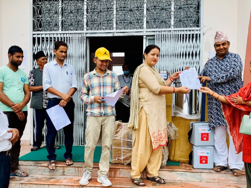 कृष्णपुर नगरपालिका स्वास्थ्य शाखालाई सामग्री हस्तान्तरण 